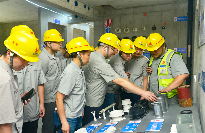 为进一步推进优质客户高效履约，提升交付品质、达成客户满意，2025年6月25日，918博天堂建设集团在上海组织召开2025年越秀地产、华润置业客户履约推进会。